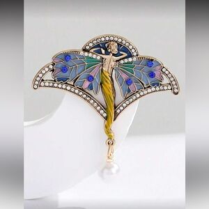 Elegant Fairy Brooch nwt